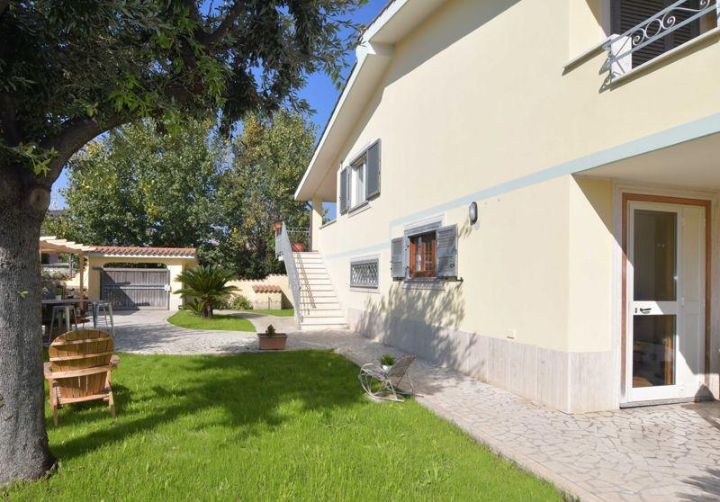 Clock'S House Hotel Fiumicino Exterior photo